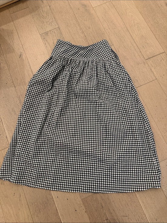 Uniqlo Dresses & Skirts - Classic Black and White Gingham Midi Skirt